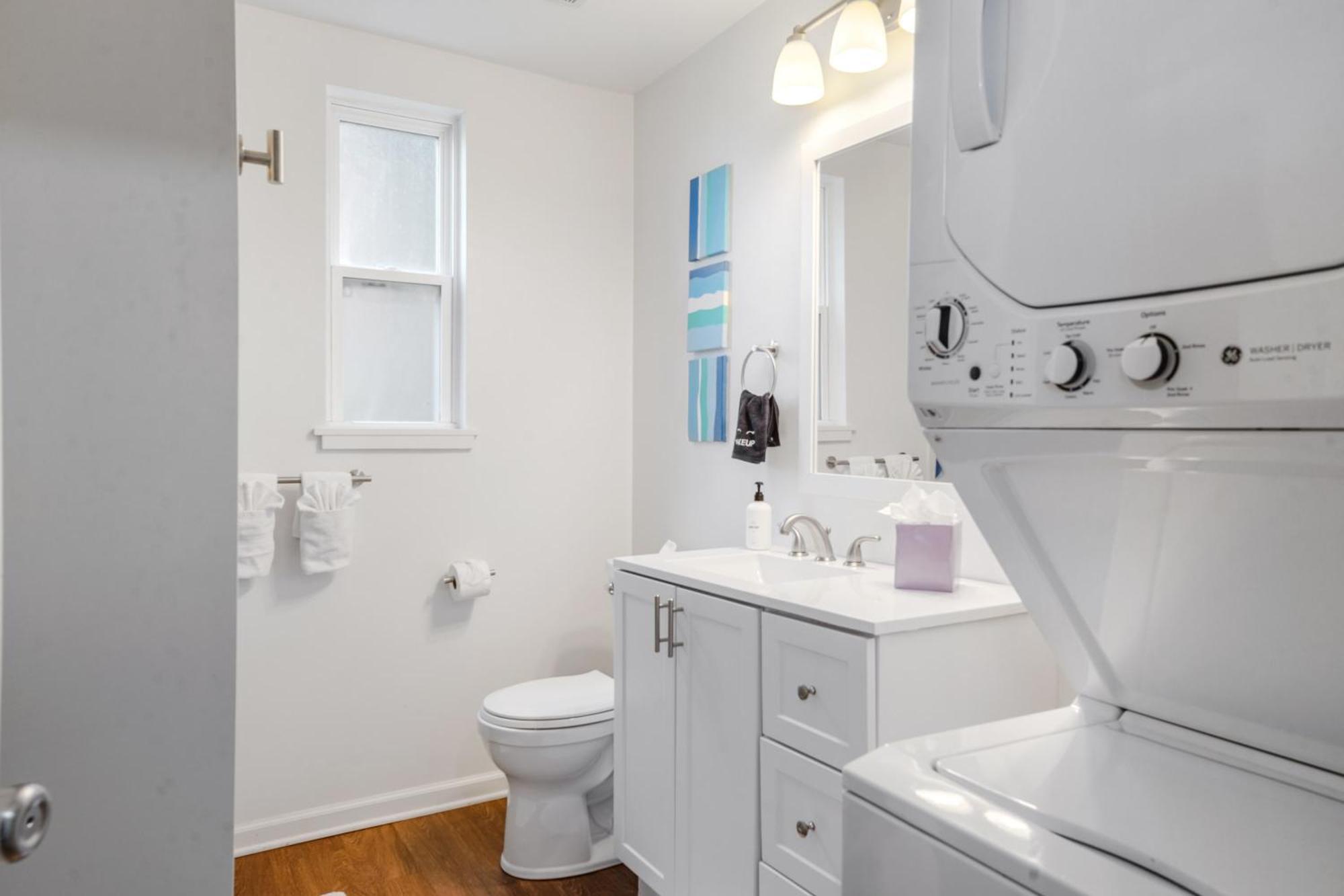 Experience The Unique Re-nu Shipping Container #1 Apartment *