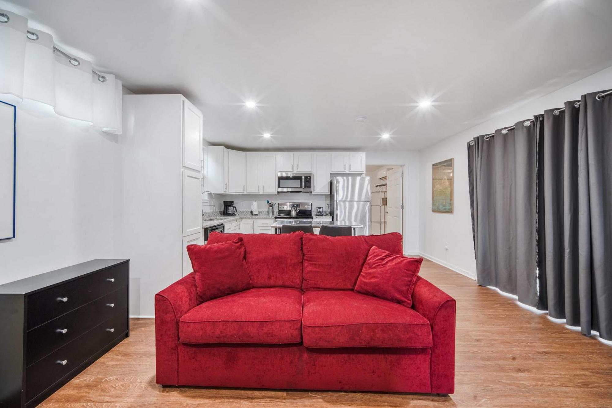 Experience The Unique Re-nu Shipping Container #1 Apartment Louisville
