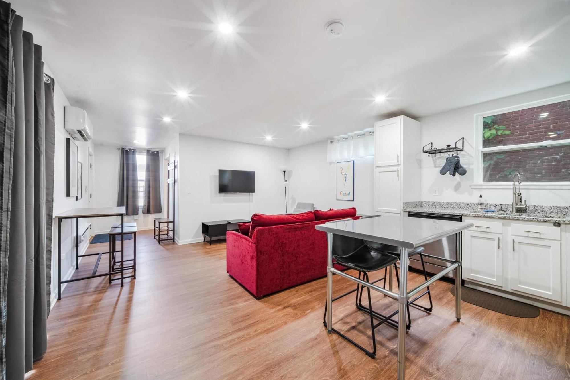 Experience The Unique Re-nu Shipping Container #1 Apartment *